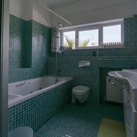 City Center Accomodation For Women - Free Bicycles Holiday home