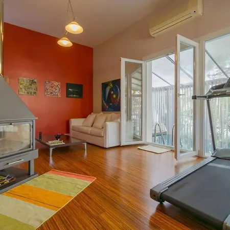 Holiday home City Center Accomodation For Women - Free Bicycles *