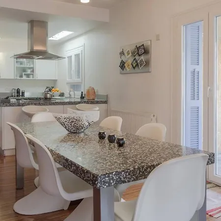 Holiday home City Center Accomodation For Women - Free Bicycles Limassol