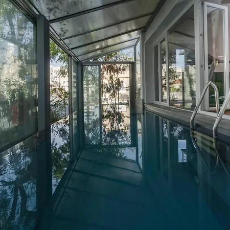 City Center Accomodation For Women - Free Bicycles Limassol