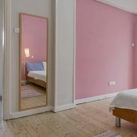 City Center Accomodation For Women - Free Bicycles Holiday home