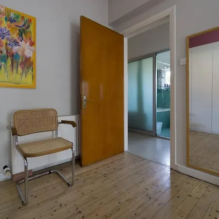 City Center Accomodation For Women - Free Bicycles