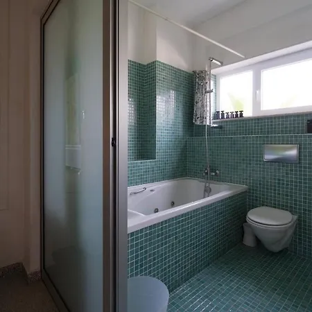 City Center Accomodation For Women - Free Bicycles