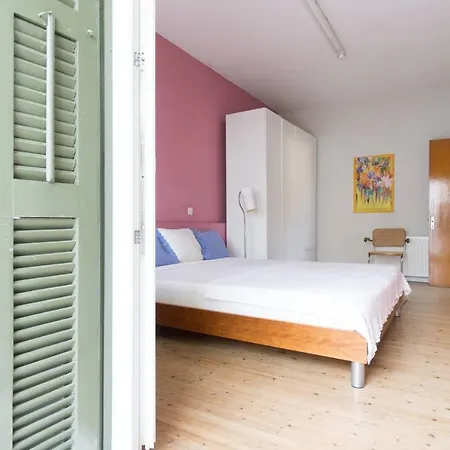 City Center Accomodation For Women - Free Bicycles *